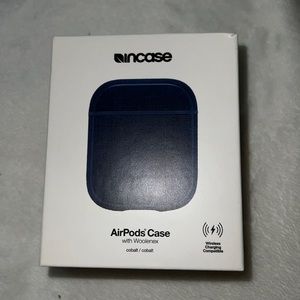 AirPods Case Navy with Woolenex